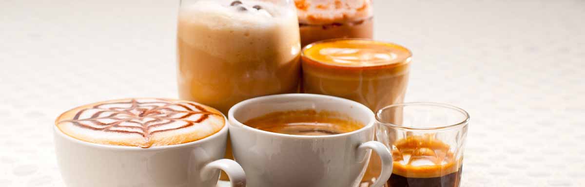 Tazas con varios tipos de café Tazas con varios tipos de café