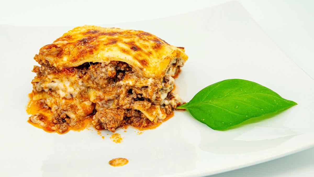 Para hacer lasaña se necesita un buen ragú. Para hacer lasaña se necesita un buen ragú.