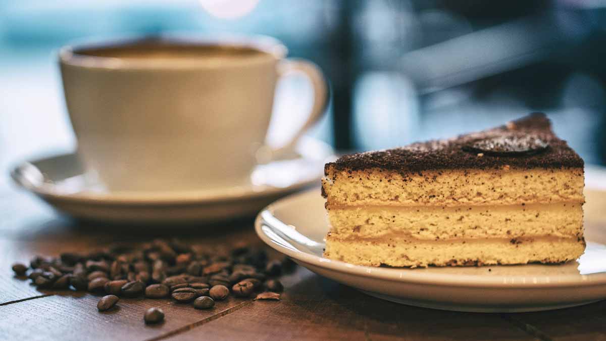 Una crema para rellenar en con una torta de café. Una crema para rellenar en con una torta de café.