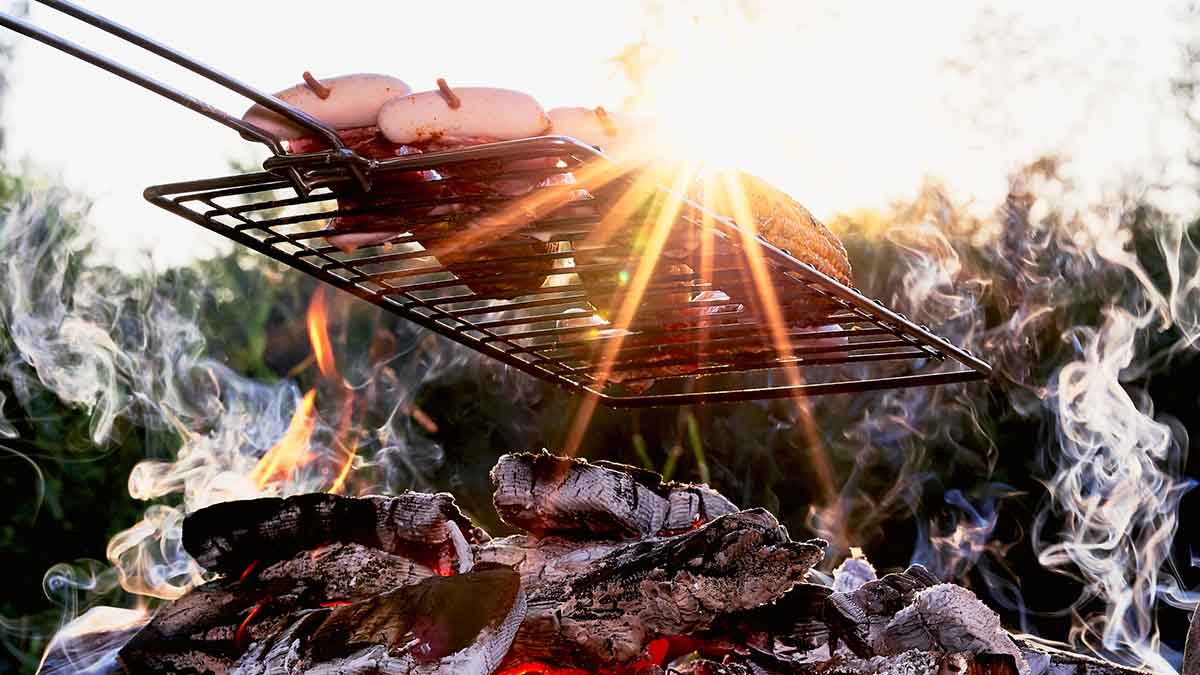 Salchichas cocinadas a la leña Salchichas cocinadas a la leña