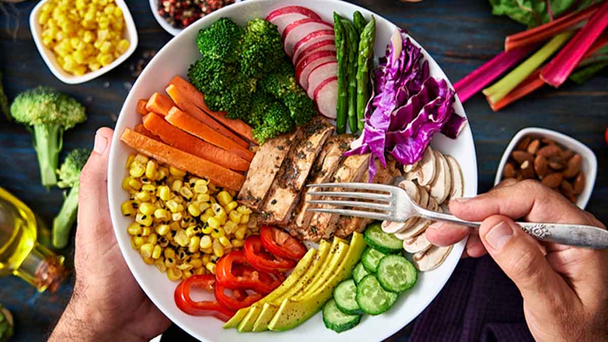 Plato de comida con verdura