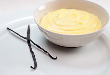 Masa para waffles perfectos con un toque de vainilla Masa para waffles con dos ramitas de canela