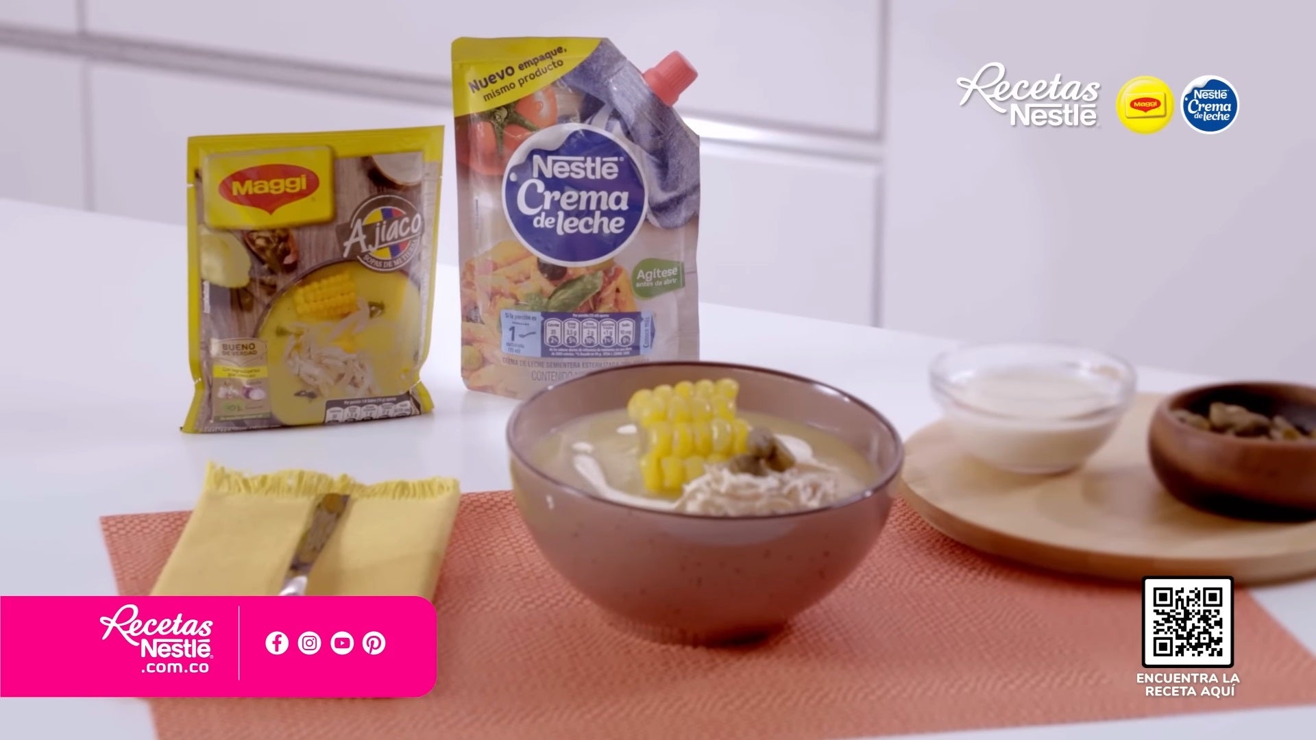Ajiaco tipico Bogotano con MAGGI® y Crema de Leche Nestlé® Plato de Ajiaco bogotano, acompañado de arroz blanco, aguacate y alcaparras, preparado con MAGGI® y Crema de Leche NESTLÉ®.