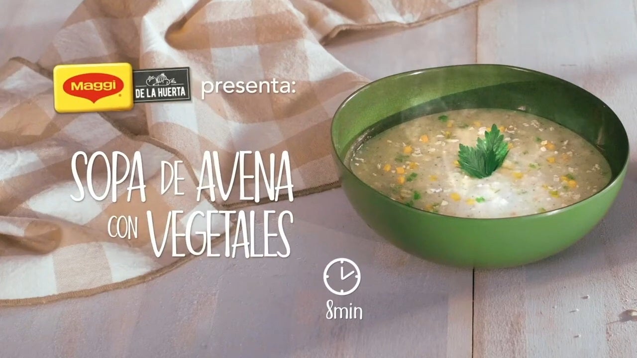 sopa-avena-video Tazón de sopa de avena con zanahoria, arvejas y papa, preparada con Caldo MAGGI® para un sabor casero y reconfortante.