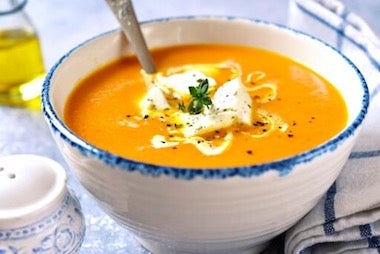 Sopa con queso feta