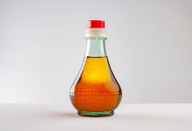 Aceite de ajonjolí tapado, listo para su conservación