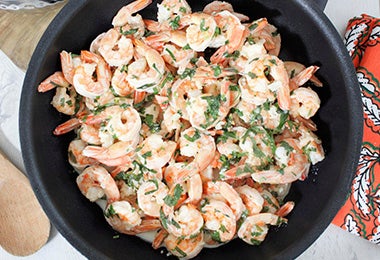 Cacerola de ceviche hecho con distintas técnicas como cocina creativa.