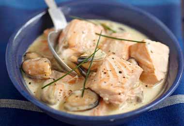 Un guiso con almejas es una forma deliciosa de cocinar pescado