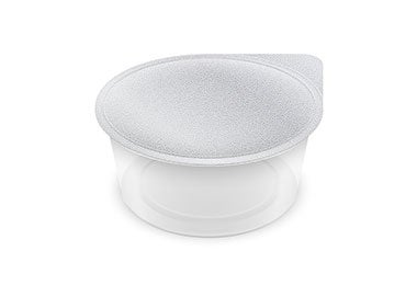 Contenedor transparente para organizar alimentos en la cocina.