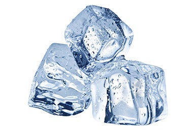 Cubos de hielo para congelar el cilantro y conservarlo idealmente.