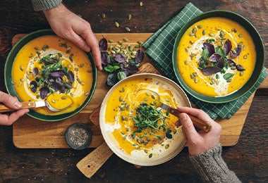 Tres platos de cremas, espesadas con fécula de maíz.