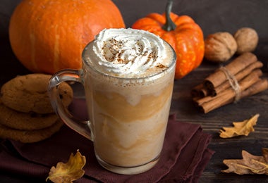 Frappé con calabazas de Halloween y canela.