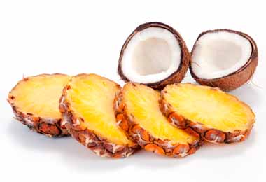 Limpiar y desinfectar coco y piña  