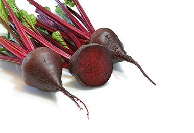 Remolacha, ingrediente natural para dar color rosado a la comida para fiestas de colores.