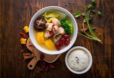 Sopa tradicional de la gastronomía asiática 