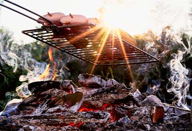 Asar comida a la brasa es uno de los métodos de cocción más usados en los asados. 