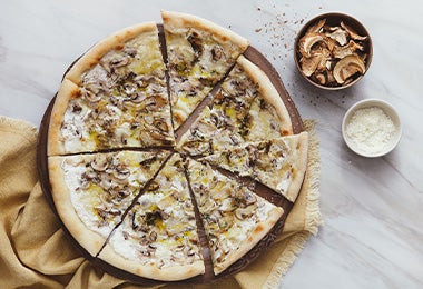 Los champiñones de usan en diferentes tipos de pizzas, tanto tradicionales como modernas. 