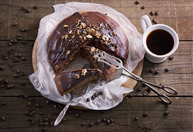 Torta negra para compartir en las comidas de cumpleaños.
