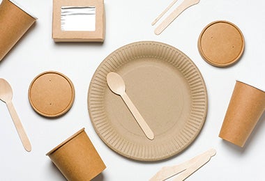 Utensilios de material biodegradable para fiesta eco-friendly