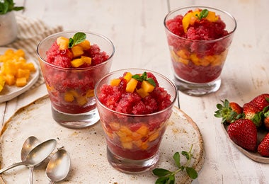 Vasitos de mango y fresa receta de postres balanceados