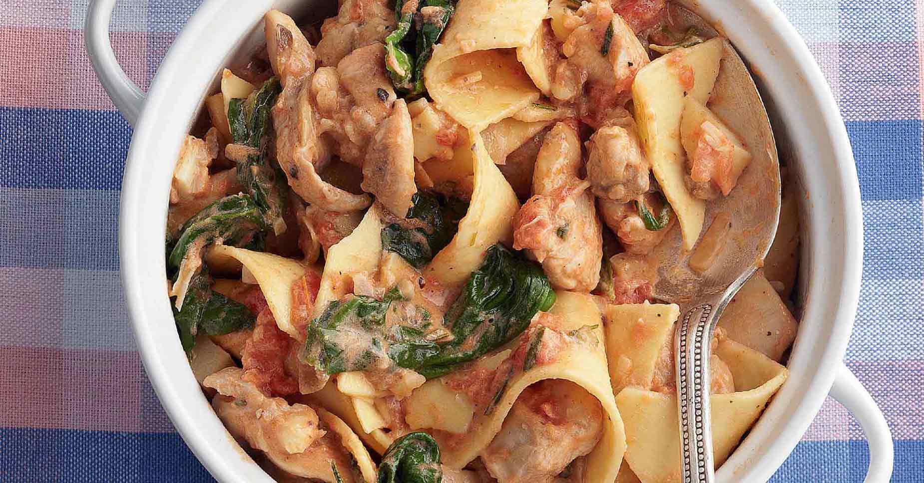 Pasta con Ragú de Pollo