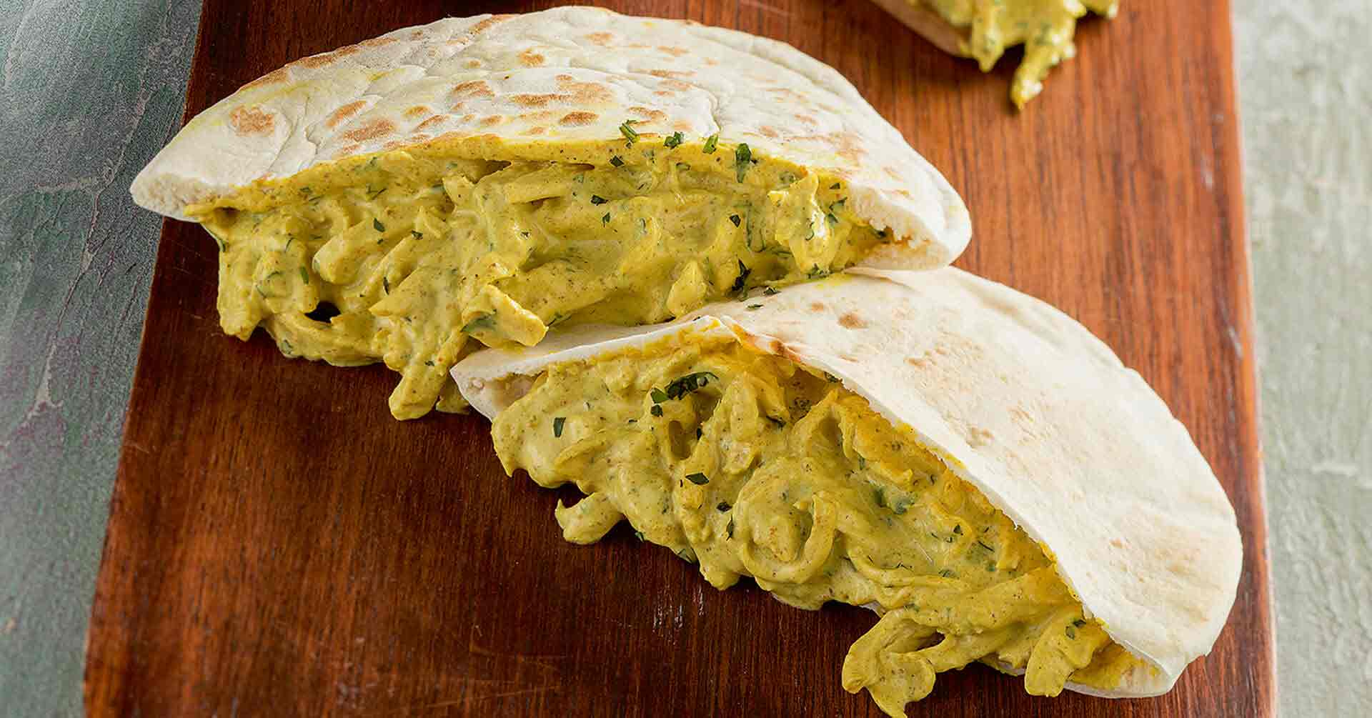 Pita de pollo al curry