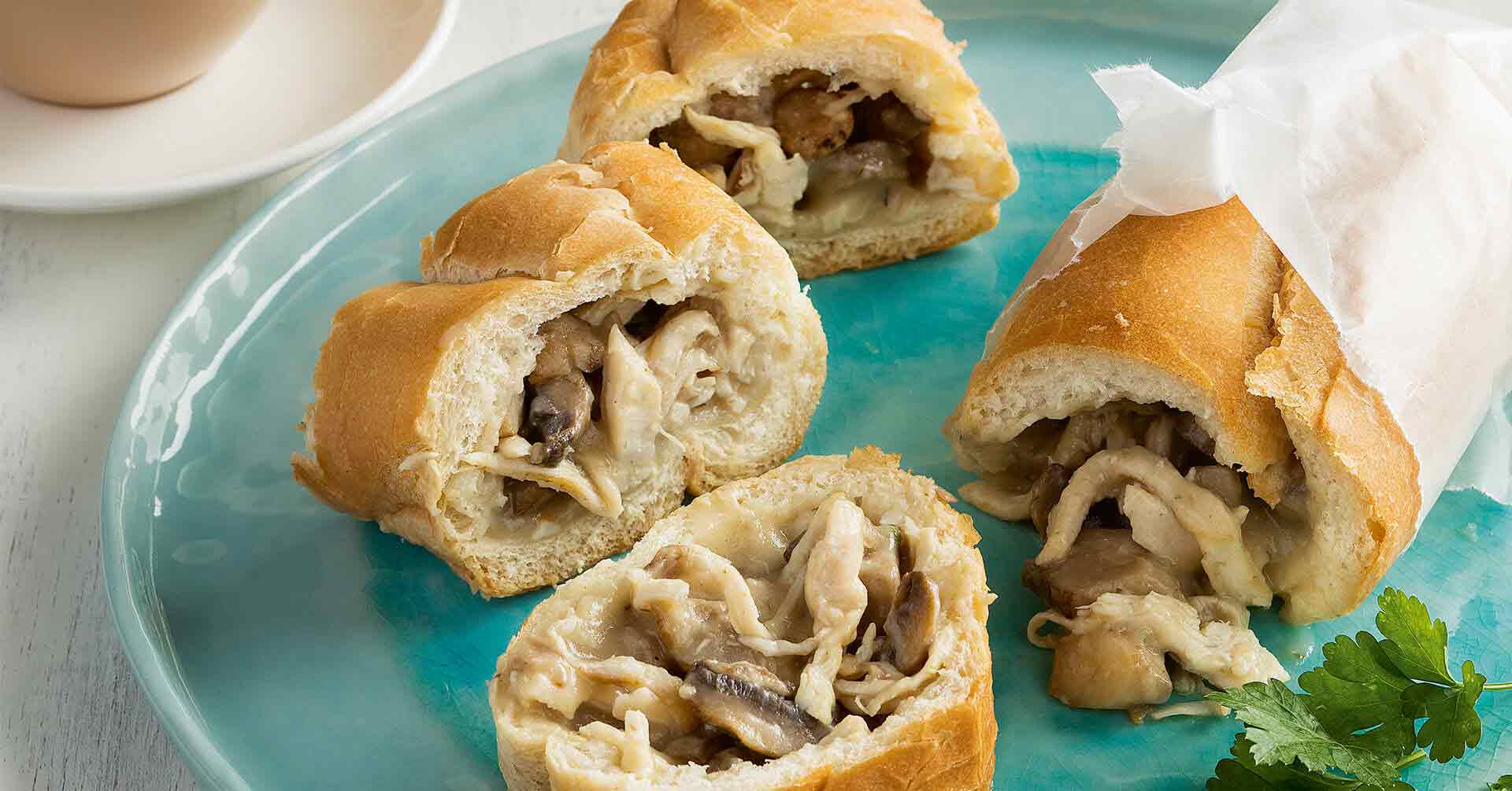 Baguette relleno de pollo y champiñones | Recetas Nestlé Baguette relleno de pollo y champiñones | Recetas Nestlé