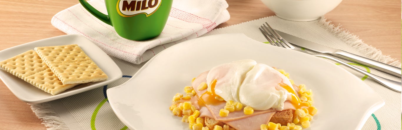 HUEVOS POCHADOS ACOMPAÑADOS CON MILO® CALIENTE