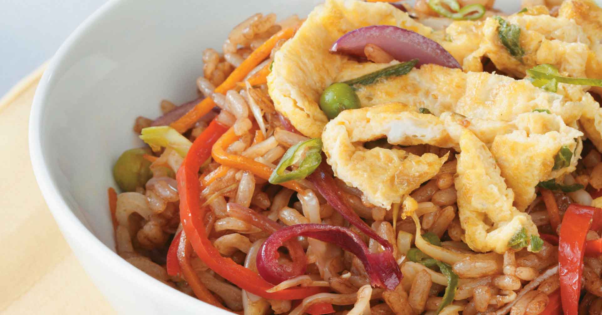ARROZ ASIÁTICO CON VERDURAS Y HUEVO