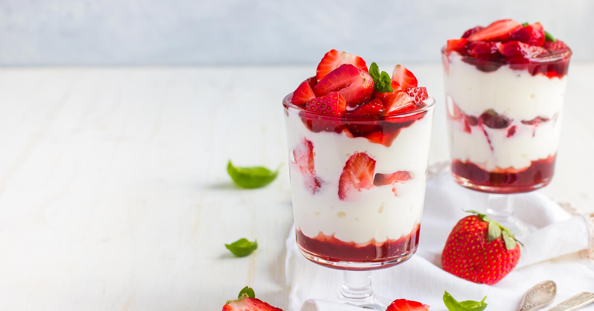 Fresas con crema frescas y deliciosas Recetas Nestlé