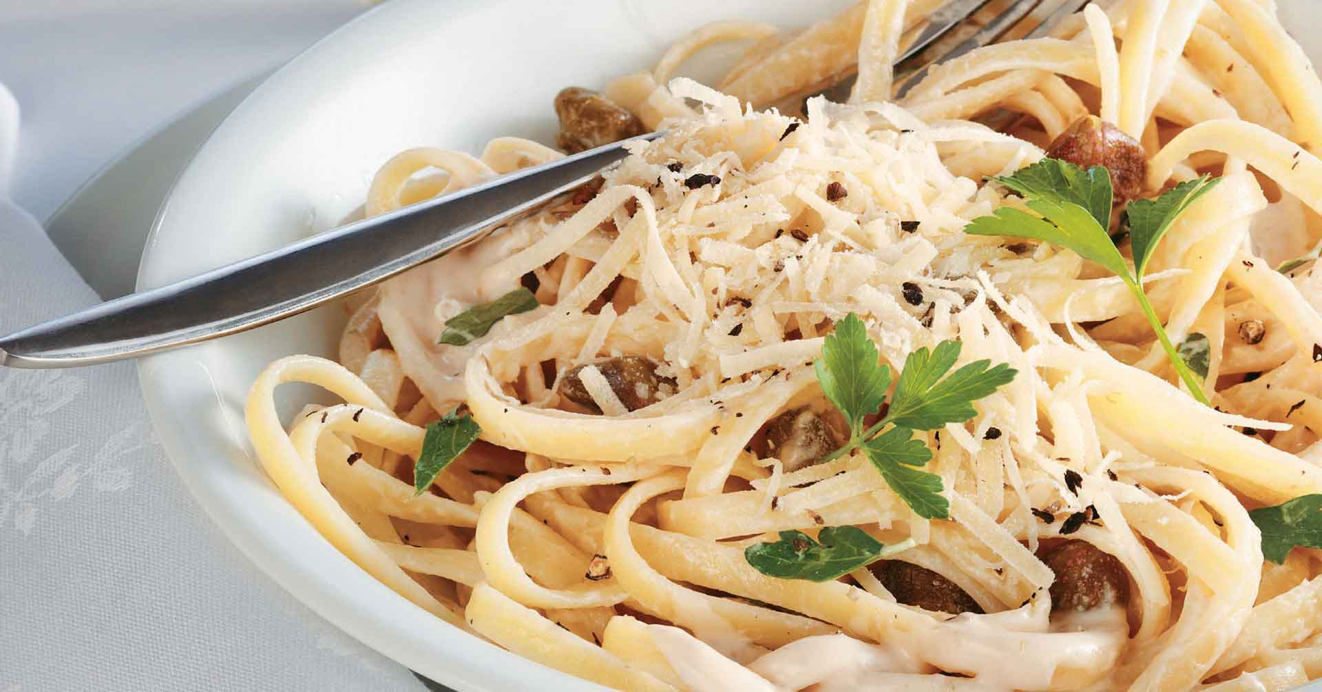 PASTA CON SALSA DE ATÚN Y ALCAPARRAS