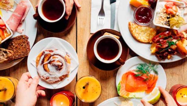 Desayuno sorpresa de celebración 