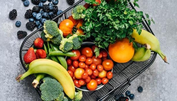  Las frutas y verduras son importantes para tener una alimentación balanceada. 