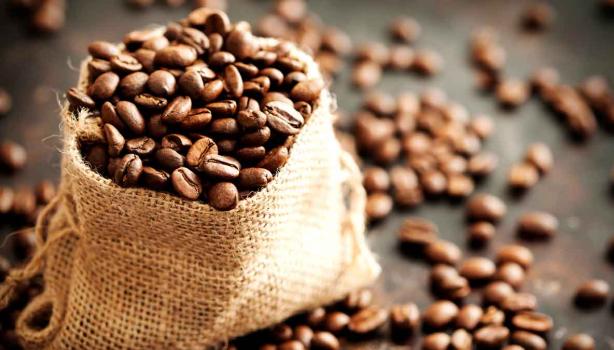 Día internacional del café granos en bolsa