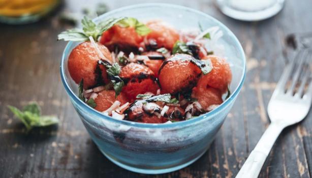 Tazón con ensalada de frutas