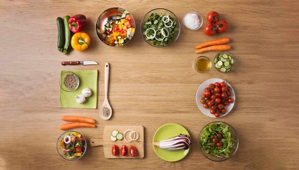 Una variedad de alimentos que contienen una cantidad considerable de macronutrientes