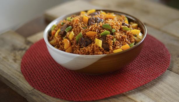 Bowl de pabellón criollo mezclado.