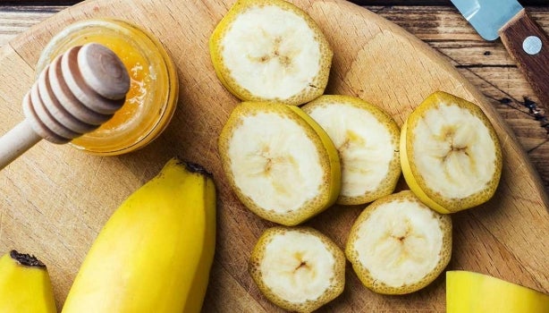 Banano deshidratado en tajadas.