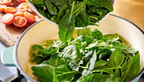 Bowl de espinacas para subir las defensas.