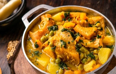 Típico mondongo colombiano acompañado de arroz  Típico mondongo colombiano acompañado de arroz