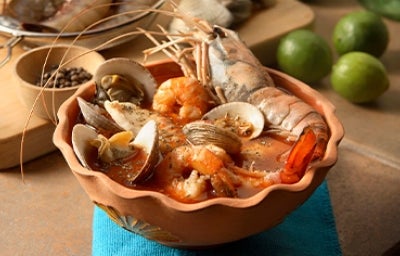 Plato con receta de cazuela de mariscos 