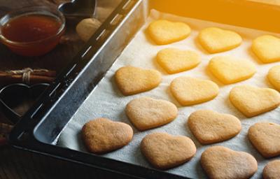 Galletas de harina con forma de corazón Galletas con forma de corazón para regalo del Día de las Madres
