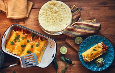 Mesa con preparaciones hechas con tipos de tortilla Mesa con preparaciones hechas con tipos de tortilla