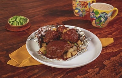 Carne, papas y verduras, una receta cocinada en papel aluminio Carne, papas y verduras, una receta cocinada en papel aluminio