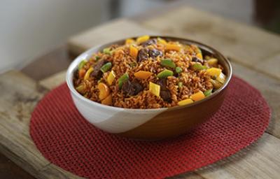 Bowl de pabellón criollo mezclado.