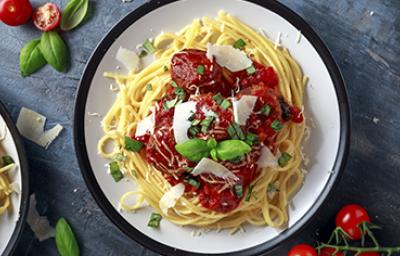 Plato de pasta con salsa amatriciana