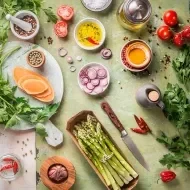 Mesa con vegetales frescos