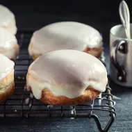 Donas con glaseado blanco 