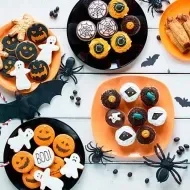 Variedad de comidas para Halloween. 