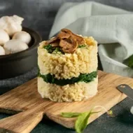 Preparación con cuscús y champiñones  